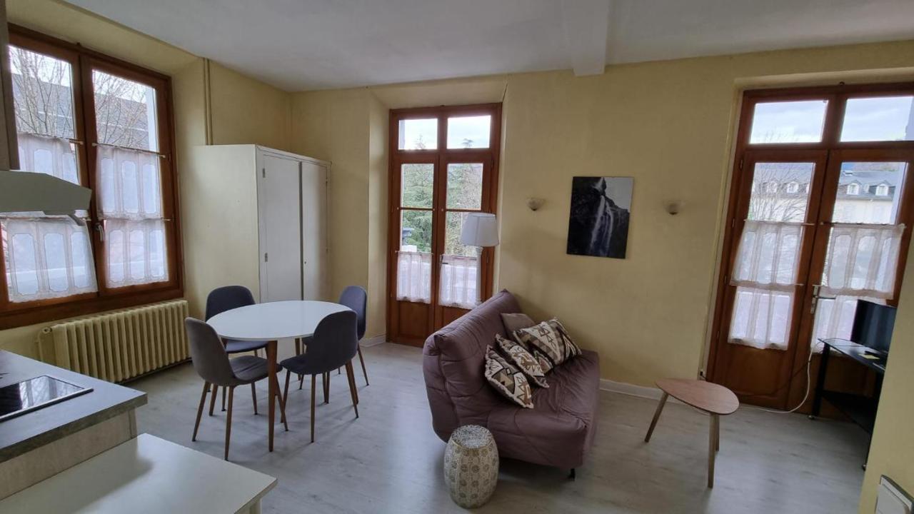 T2 Avec Terrasse Vue Hautacam Dans Villa Historique "Victoria" Argelès-Gazost Eksteriør billede